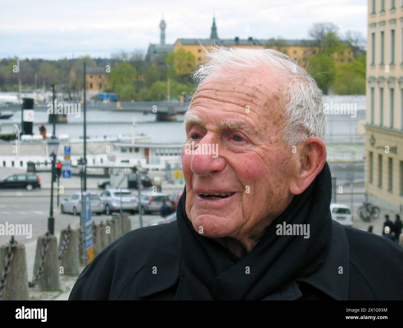 STOCKHOLM - Sweden: Austrian-american oceanographer and geophysicist WalterMunk during an interview with the APA - Austria Press Agency on Saturday, May 8th 2010 in Stockholm. He is going to receive the Crafoord Prize on Tuesday, May 11th, for his achievements in geoscience by the Royal Swedish Academy of Sciences. APA-PHOTO: Andreas Stangl - 20100505 PD4157 - Rechteinfo: Rights Managed (RM) Stock Photo