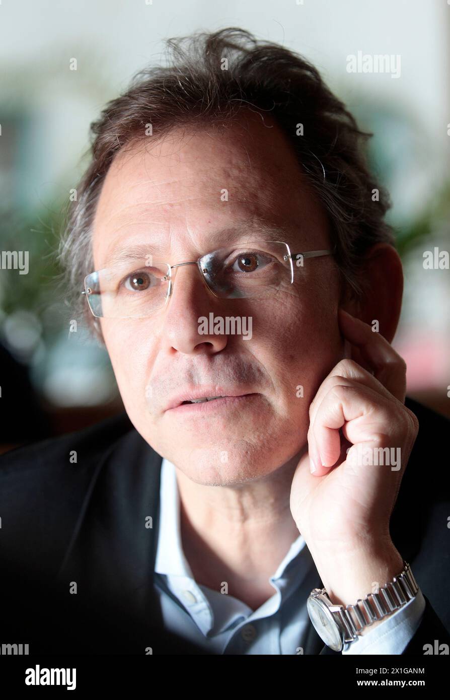 Austrian author Doron Rabinovici, who is nominated for the German Book Prize, in an interview with the APA-Austria Press Agency on 13 September 2010. - 20100913 PD3892 - Rechteinfo: Rights Managed (RM) Stock Photo