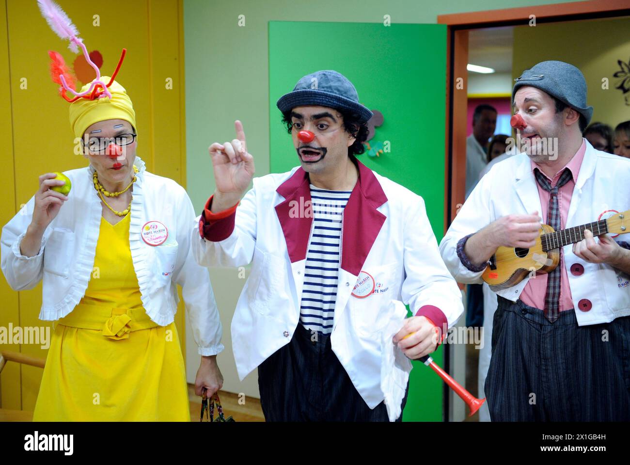 Opera singer Rolando Villazon as clown on behalf of the Red Nose Clown Doctors visiting the children's ward of the SMZ Ost in Vienna on 19th November 2010. - 20101119 PD0591 - Rechteinfo: Rights Managed (RM) Stock Photo