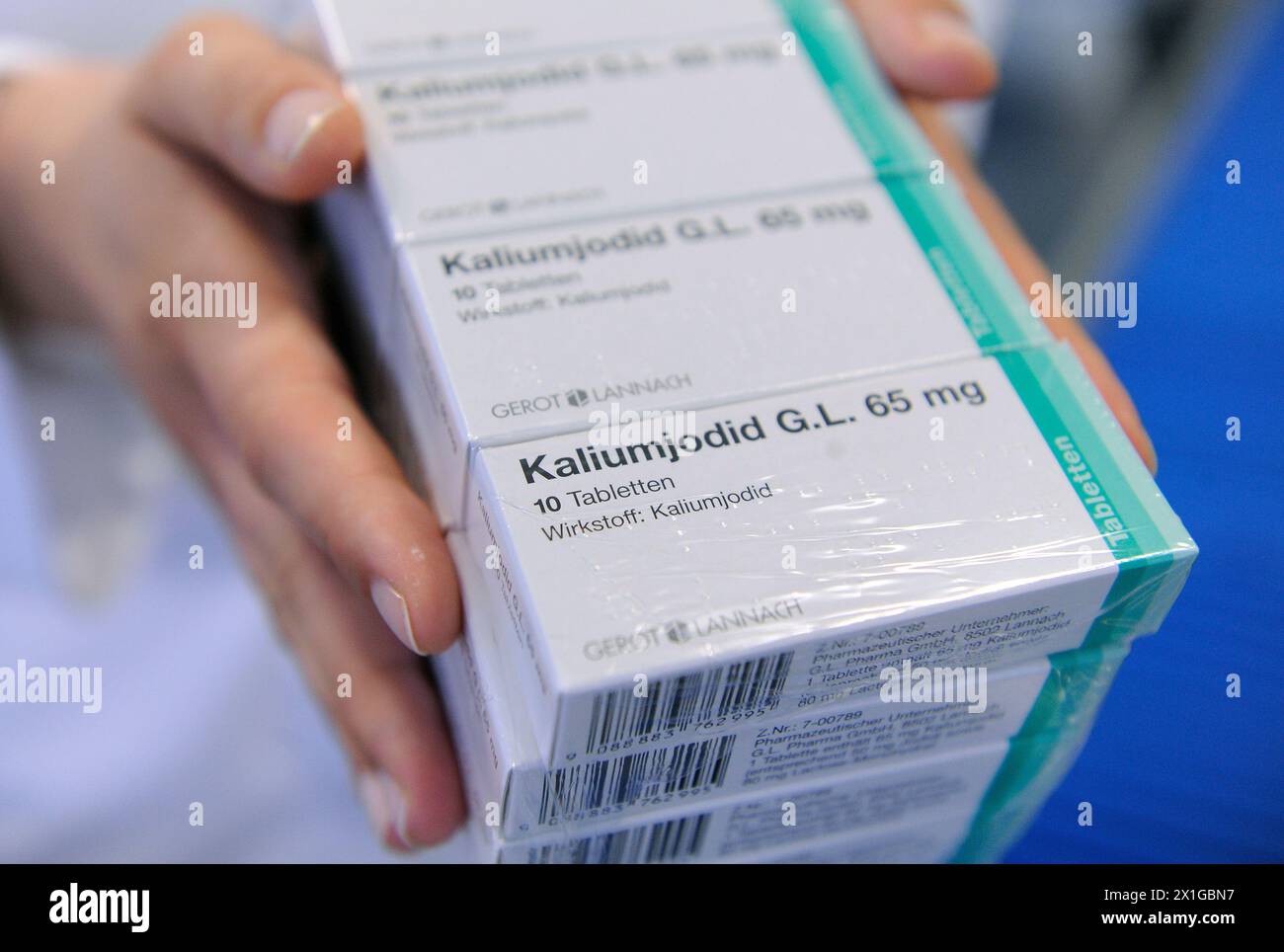 Feature - Illustration pictures of 'potassium iodide tablets': production of potassium iodide tablets, picture taken on Monday, March 21, 2011, in the company 'G.L.Pharma GmbH' in Lannach (Styria). - 20110321 PD7827 - Rechteinfo: Rights Managed (RM) Stock Photo