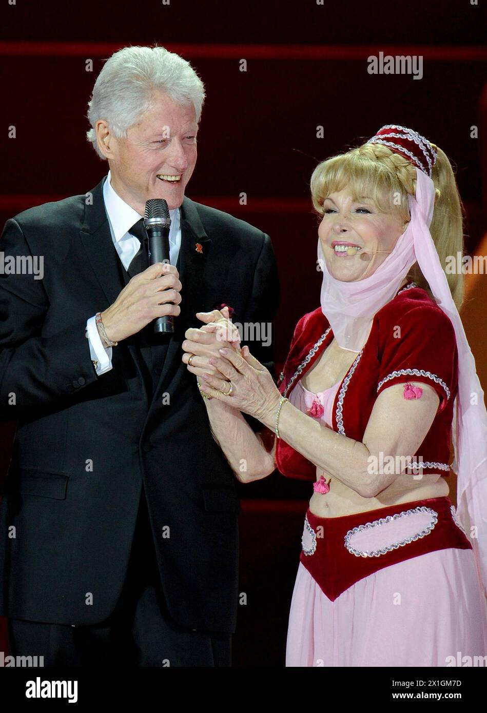 Bill clinton and barbara eden hi-res stock photography and images - Alamy