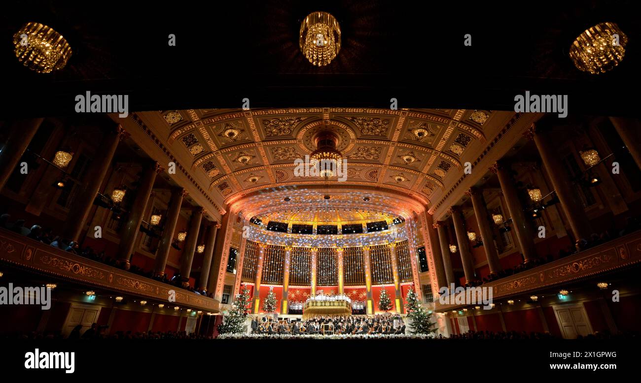 Christmas in vienna concert hi-res stock photography and images - Alamy