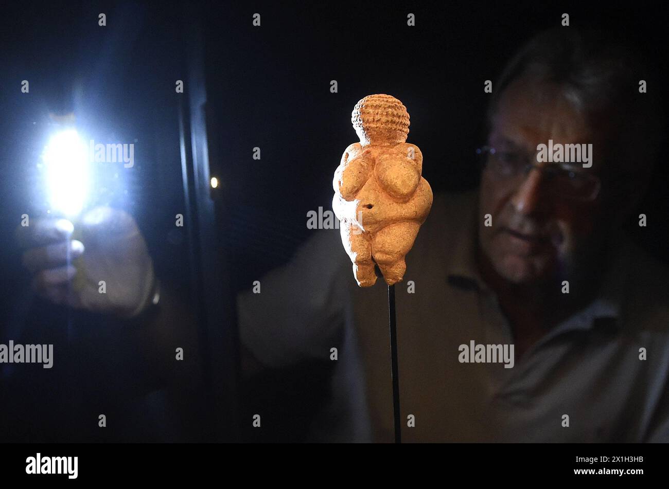 Vienna - ' The Venus of Willendorf ' (also known as  Woman of Willendorf) has a new home, the new ' Venuskabinett ' at Vienna's natural history museum. The Venus of Willendorf, a small Paleolithic statuette with a fleshy, distinctively feminine figure, was discovered 100 years ago. The statuette is 29500 years old.  PICTURE: taken on 22nd September 2015 during relocation.  Venus of Willendorf - 20150922 PD0855 - Rechteinfo: Rights Managed (RM) Stock Photo
