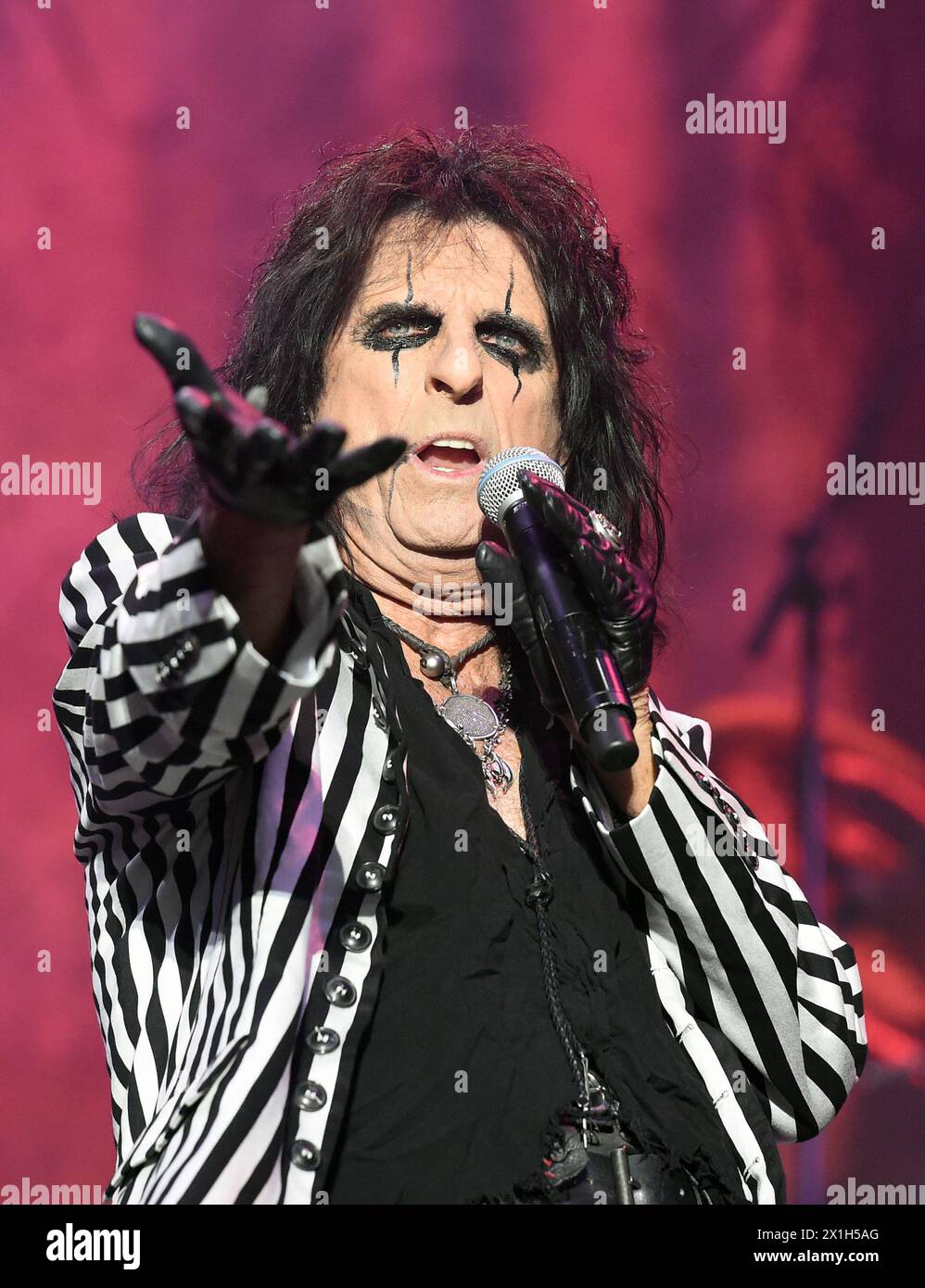 Austrian music festival 'Nova Rock 2016' in Nickelsdorf, Austria, takes place from 9 to 12 June 2016. PICTURE:    singer Alice Cooper - 20160611 PD9791 - Rechteinfo: Rights Managed (RM) Stock Photo