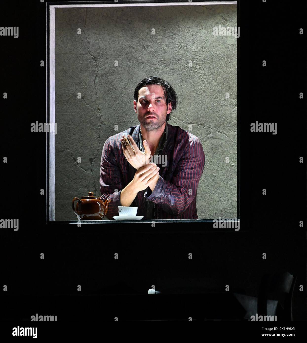 Rehearsal of Harold Pinter's 'Die Geburtstagsfeier' in Salzburg, on July 25, 2017 during the 2017 Salzburg Festival.  PICTURE:   (L-R) Max Simonischek (Stanley) - 20170725 PD5901 - Rechteinfo: Rights Managed (RM) Stock Photo