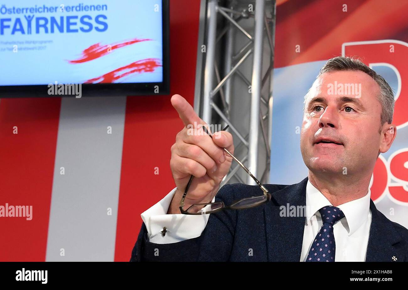 3rd President of the National Council Norbert Hofer (FPOe)  during media conference of the austrian freedom party due to Austrian general elections in Vienna, Austria on 2017/10/18 - 20171018 PD1312 - Rechteinfo: Rights Managed (RM) Stock Photo