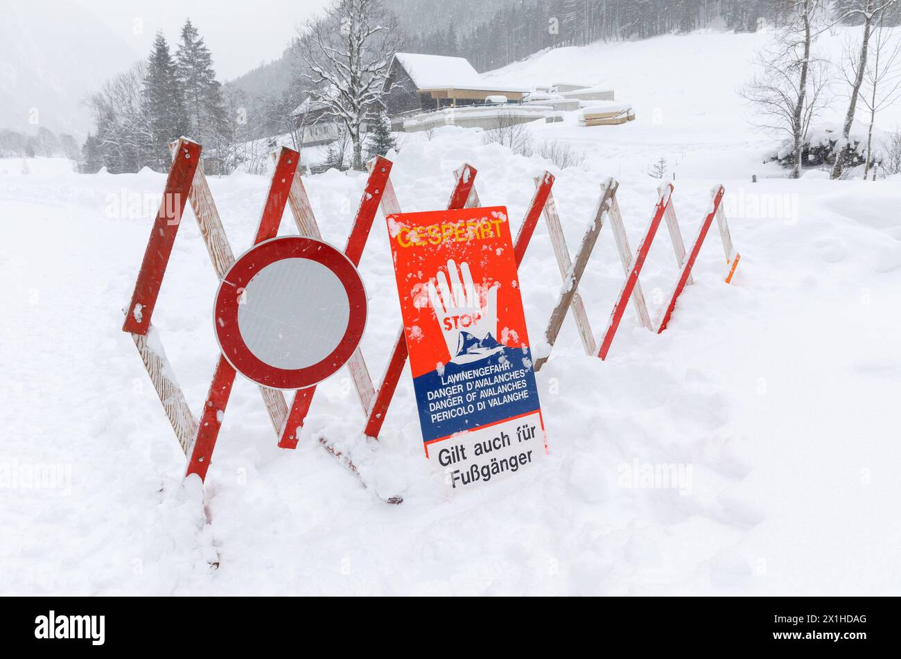 Austria - Weather - Heavy snowfall hit Austria in January 2019 leading to blocked roads, closing sking resorts and heightend risk of avalanches. In the picture: blocked road due to high risks of avalanches in Obertal near Schladming on 6 January 2019. - 20190106 PD2539 - Rechteinfo: Rights Managed (RM) Stock Photo