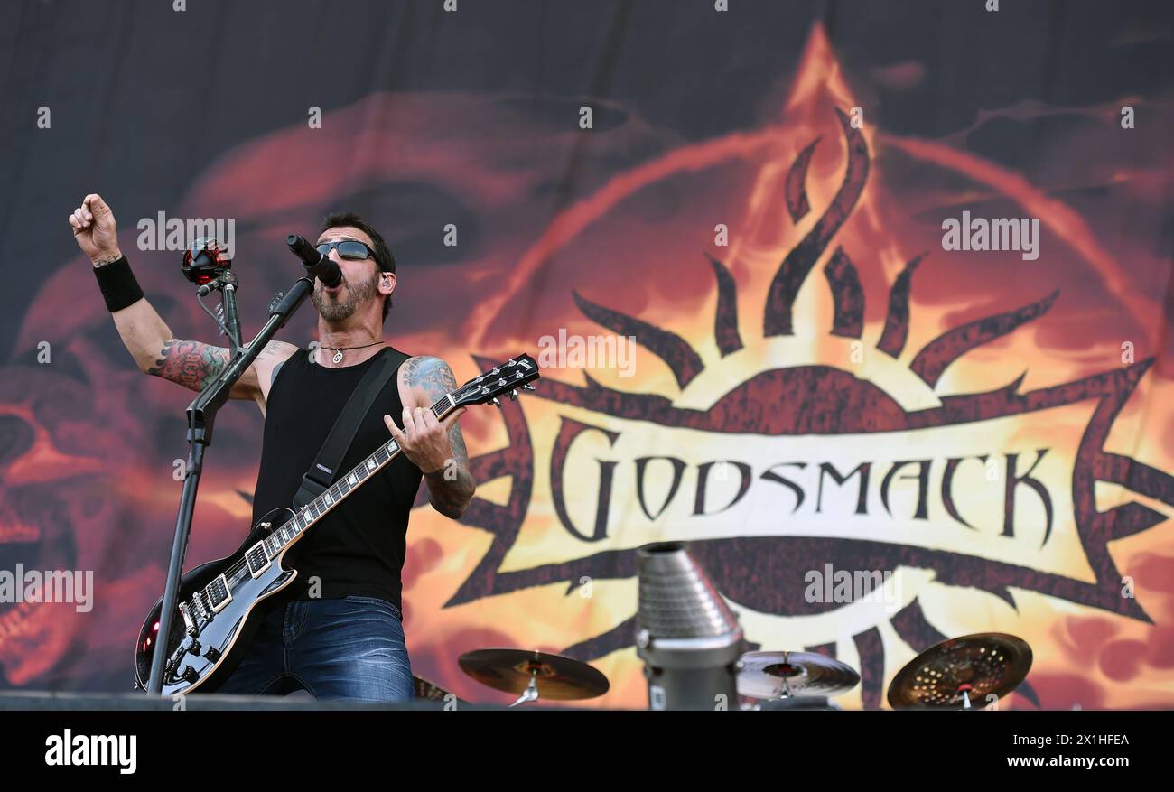 Nova Rock 2019 festival in Nickelsdorf, Austria, June 13 2019. The event runs from June 13 to 16, 2019. PICTURE:    Singer and guitarist  Sully Erna of the band 'Godsmack' during concert on  'Blue Stage' - 20190613 PD4162 - Rechteinfo: Rights Managed (RM) Stock Photo