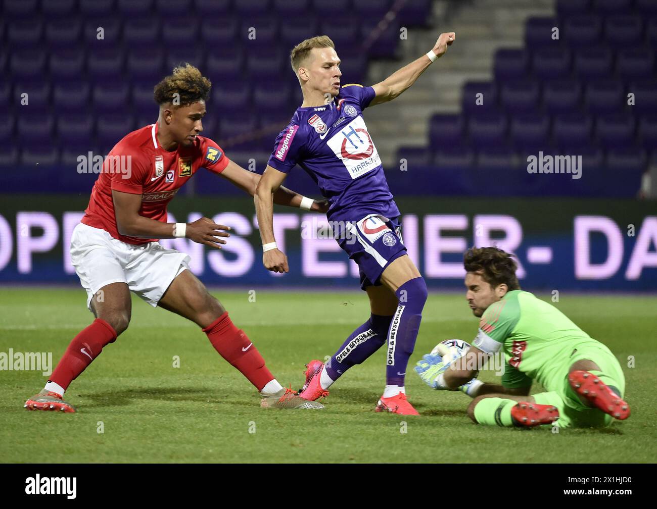 (L-R) , Emanuel Aiwu (Admira), Christoph Monschein (Austria), Andreas Leitner (Admira)  during the tipico Bundesliga match between FK Austria Wien and FC Flyeralarm Admira on 02 June 2020 in Vienna, Austria. - 20200602 PD8478 - Rechteinfo: Rights Managed (RM) Stock Photo
