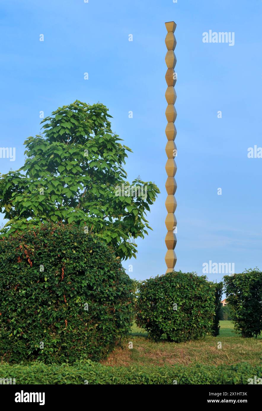 The Infinity Column, Sculptural Ensemble of Constantin Brancusi at Targu Jiu Stock Photo