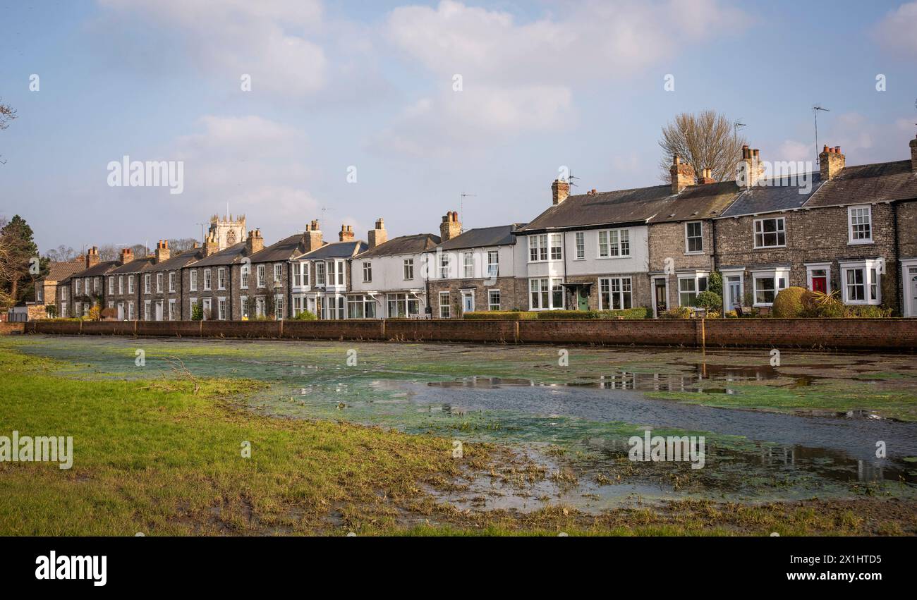 Low level flooding at Willow Grove on the Westwood, Beverley, East Yorkshire, UK Stock Photo