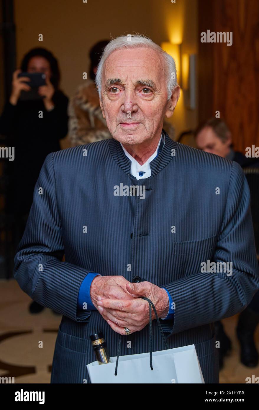 Chanson singer Charles Aznavour at the hotel 'The Ring' in Vienna, Austria, 8. December 2017 - 20171208 PD6900 - Rechteinfo: Rights Managed (RM) Stock Photo
