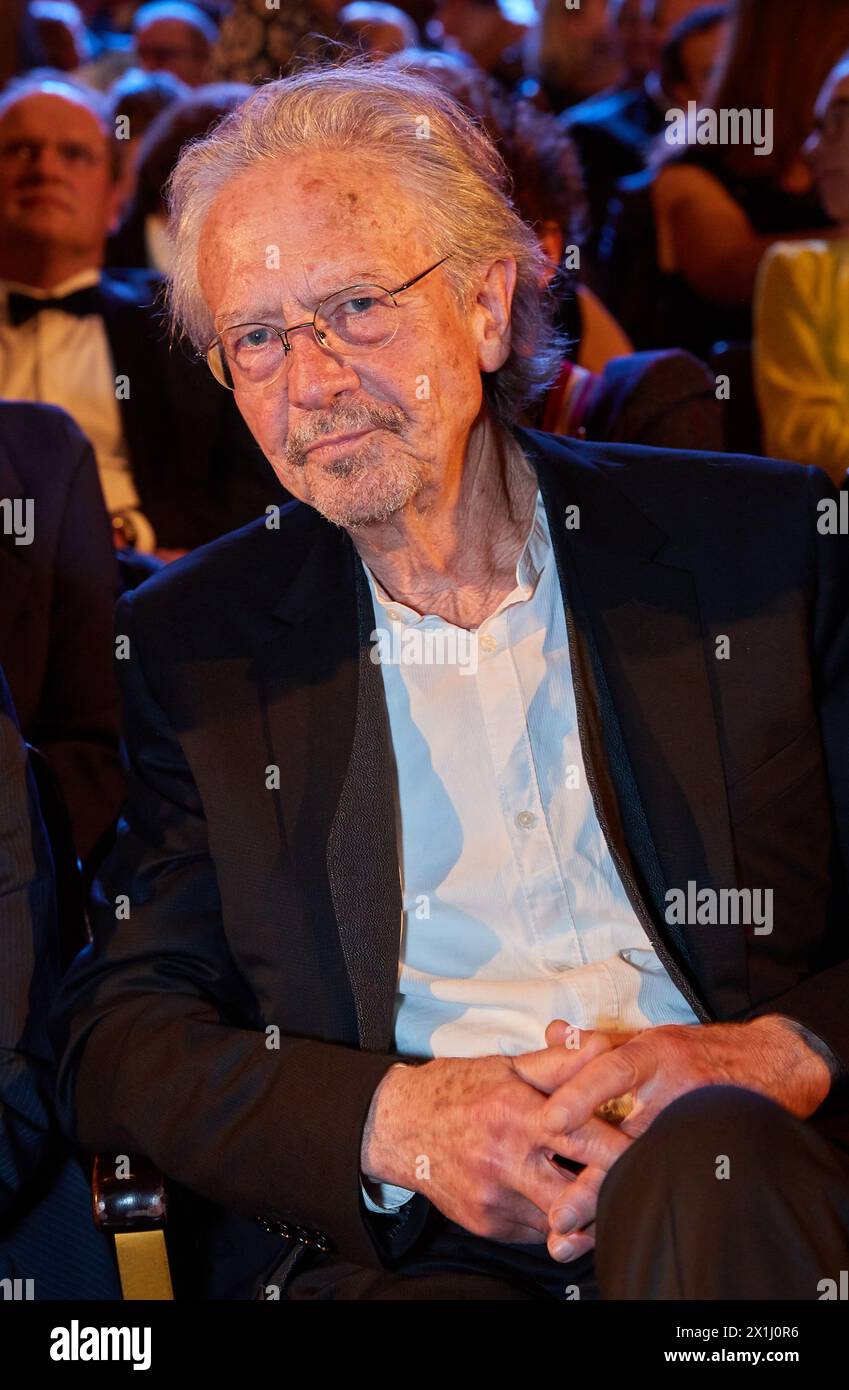 Nestroy 2018 - Austrian theater awards gala at Theater an der Wien in Vienna, Austria, on 17 th November 2018. PICTURE:    Peter HANDKE , - 20181117 PD7166 - Rechteinfo: Rights Managed (RM) Stock Photo