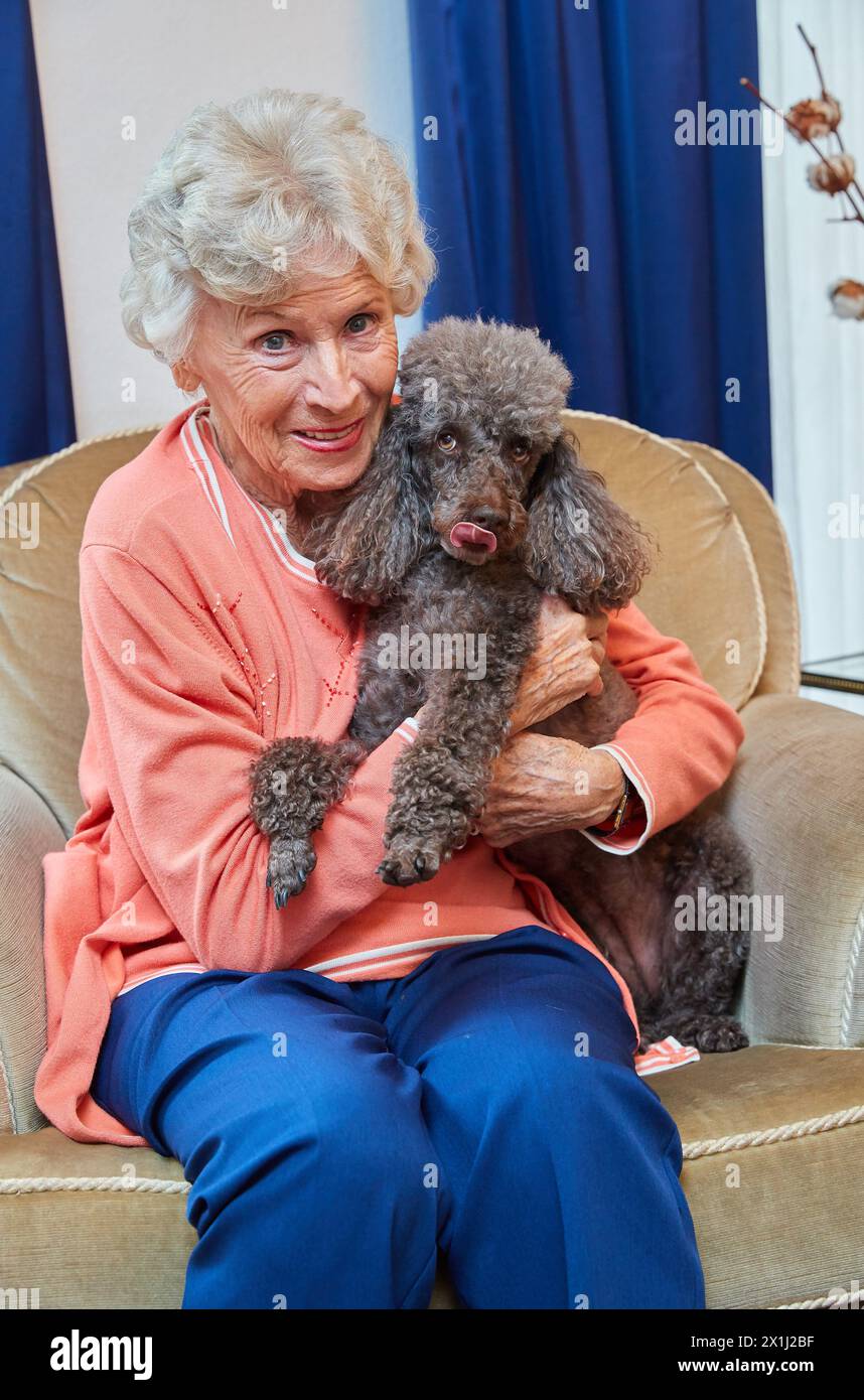 Austrian actress Waltraud HAAS with her dog during photo shooting at her home in Vienna, Austria, on 29 th April 2019. - 20190429 PD9548 - Rechteinfo: Rights Managed (RM) Stock Photo