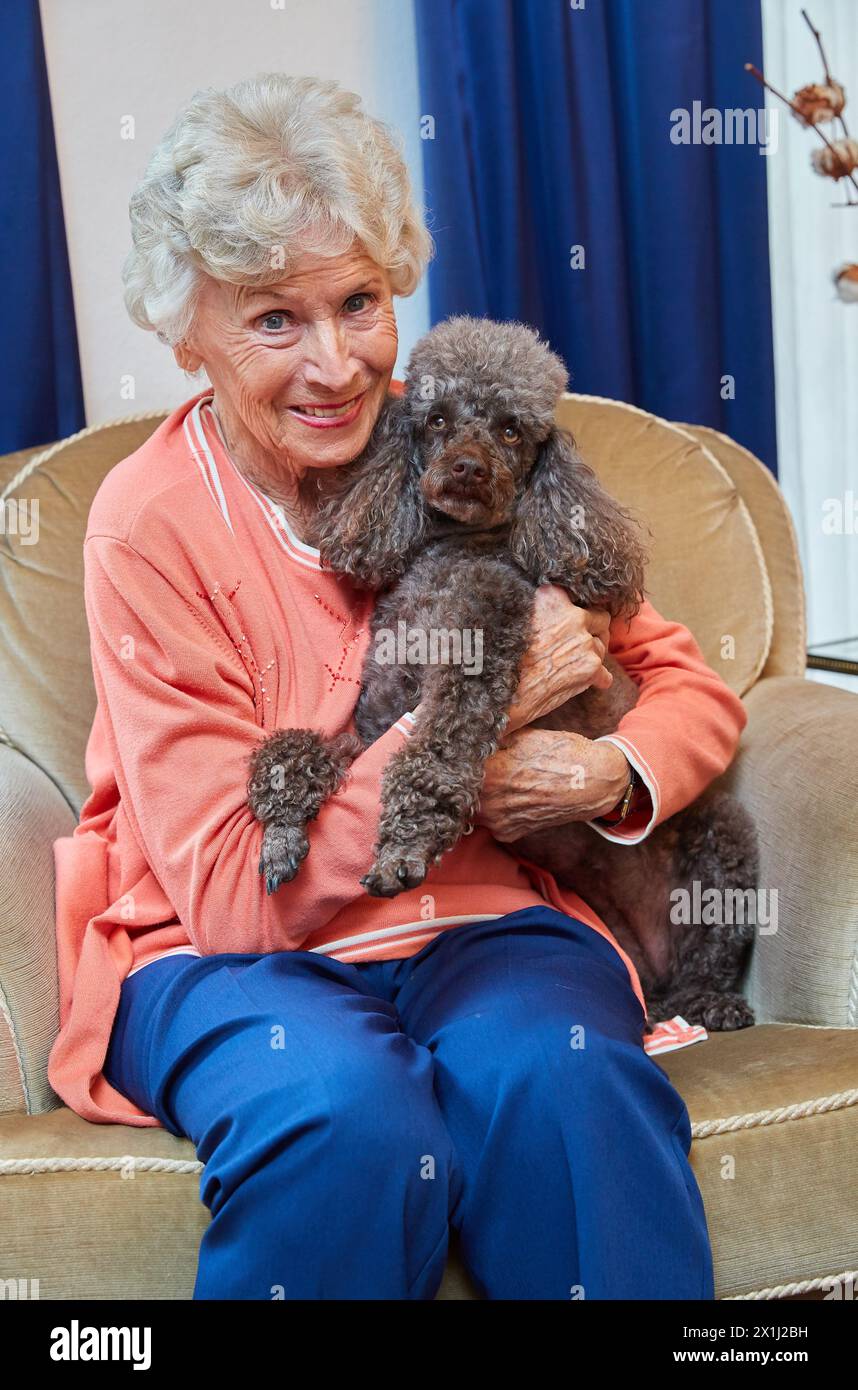 Austrian actress Waltraud HAAS with her dog during photo shooting at her home in Vienna, Austria, on 29 th April 2019. - 20190429 PD9556 - Rechteinfo: Rights Managed (RM) Stock Photo