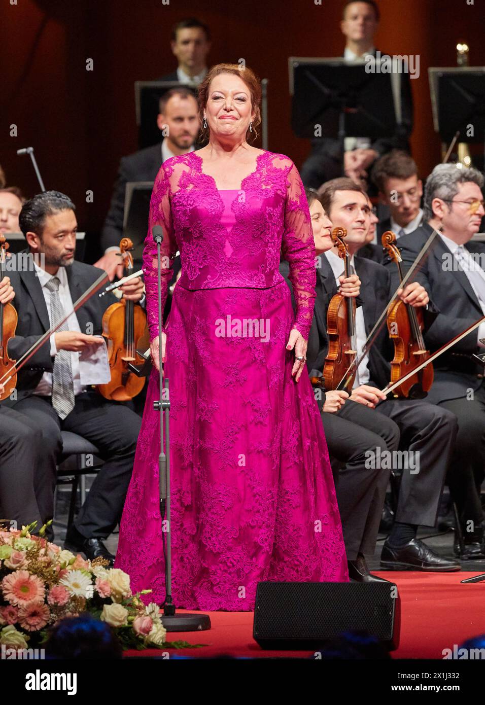 European Cultural Award Gala at Vienna State Opera in Vienna, Austria, 20 th October 2019. PICTURE:    Nina STEMME, - 20191020 PD14284 - Rechteinfo: Rights Managed (RM) Stock Photo
