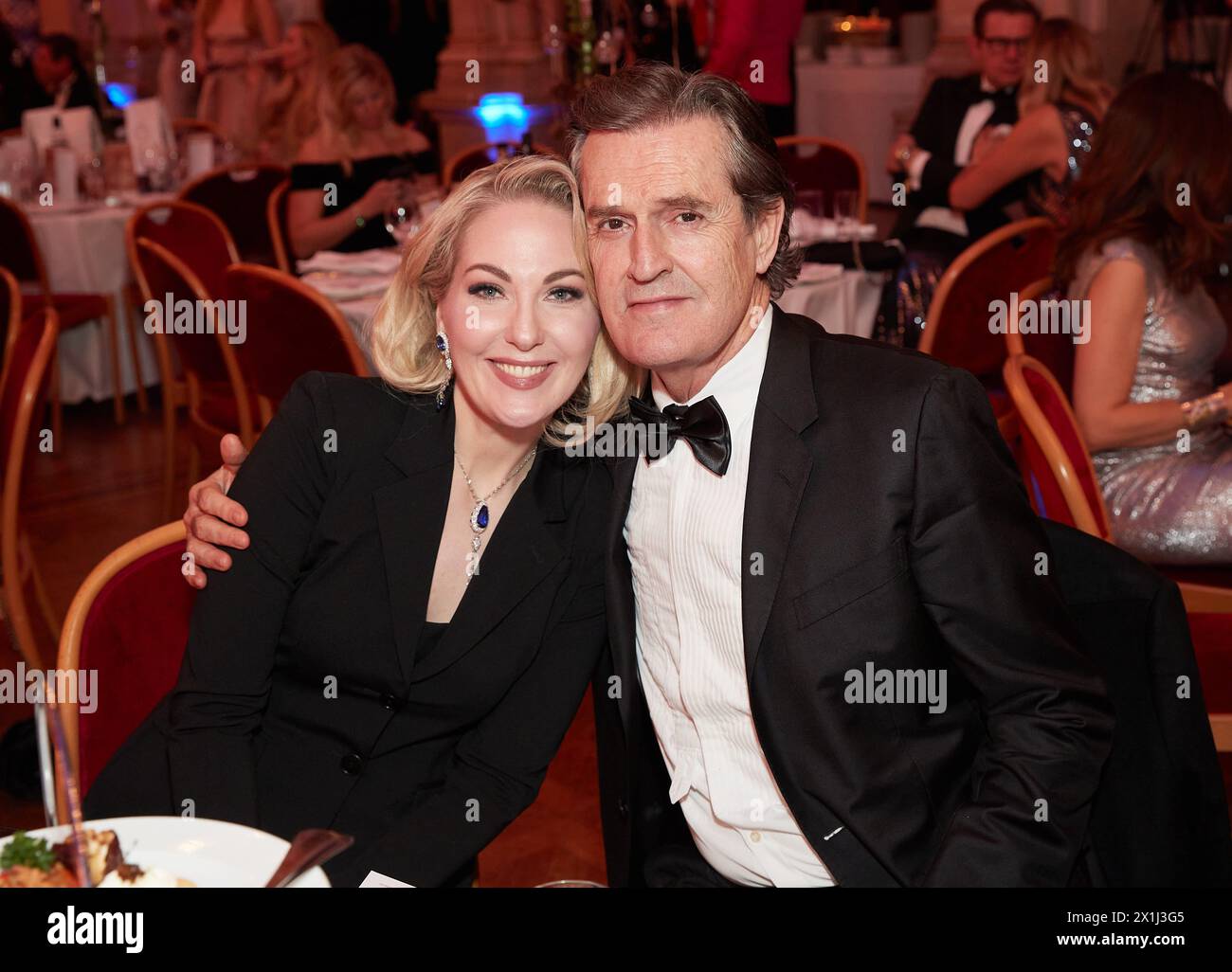 'Look - Woman of the Year Gala' at the town hall in Vienna, Austria, on 27th November 2019. PICTURE: Kathrin GLOCK, Rupert EVERETT - 20191127 PD12081 - Rechteinfo: Rights Managed (RM) Stock Photo