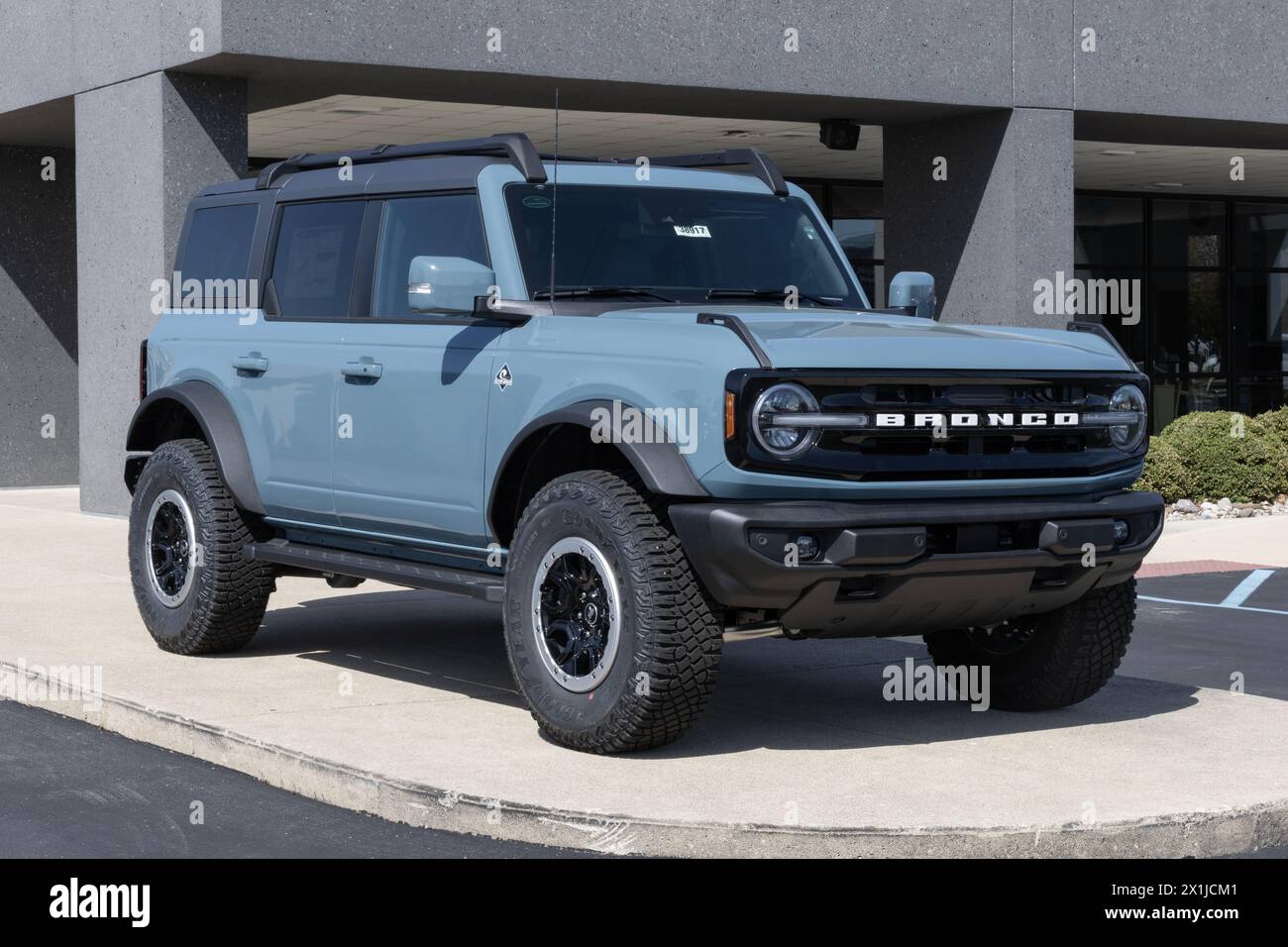 Zionsville April 14, 2024 Ford Bronco Outer Banks dealership display