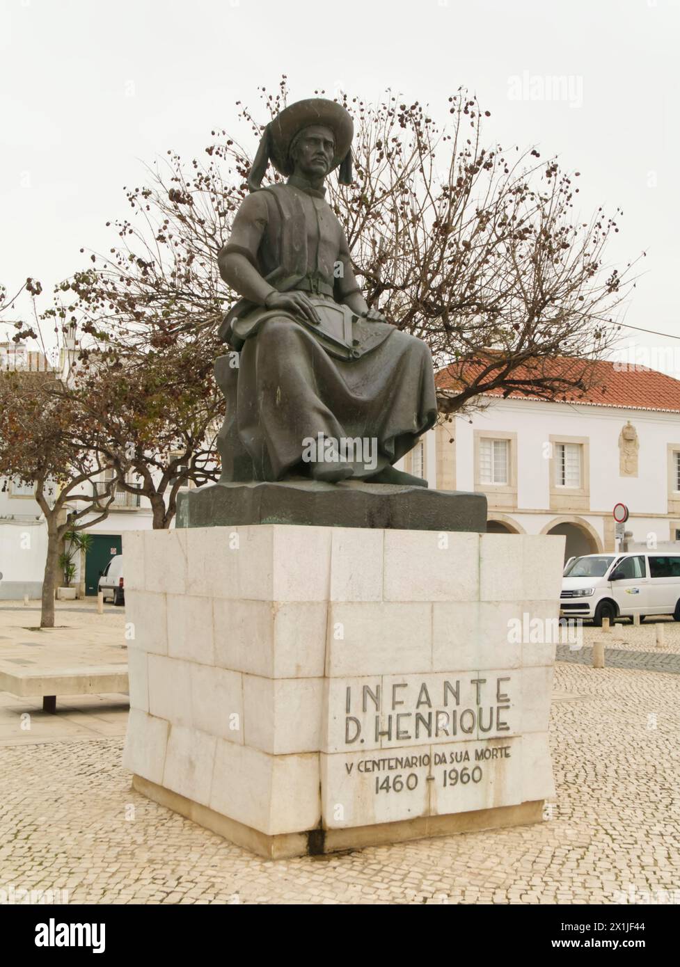 Statue of Henry the Navigator, Praça Infante Dom Henrique, Lagos,Algarve, Portugal, Europe Stock Photo