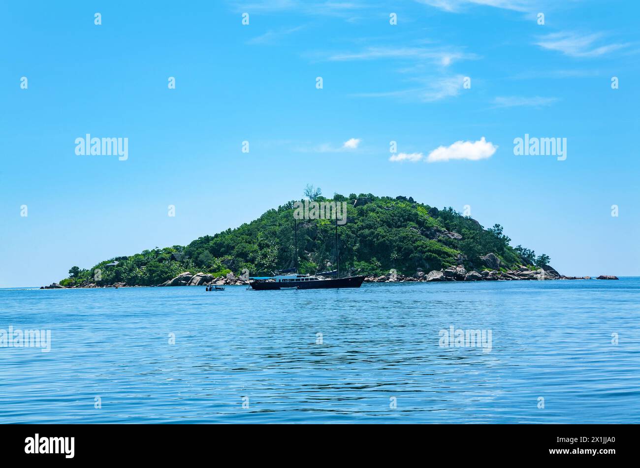 Island Ile Ronde lies in front of Island Praslin, Indian Ocean, Republic of Seychelles, Africa. Stock Photo