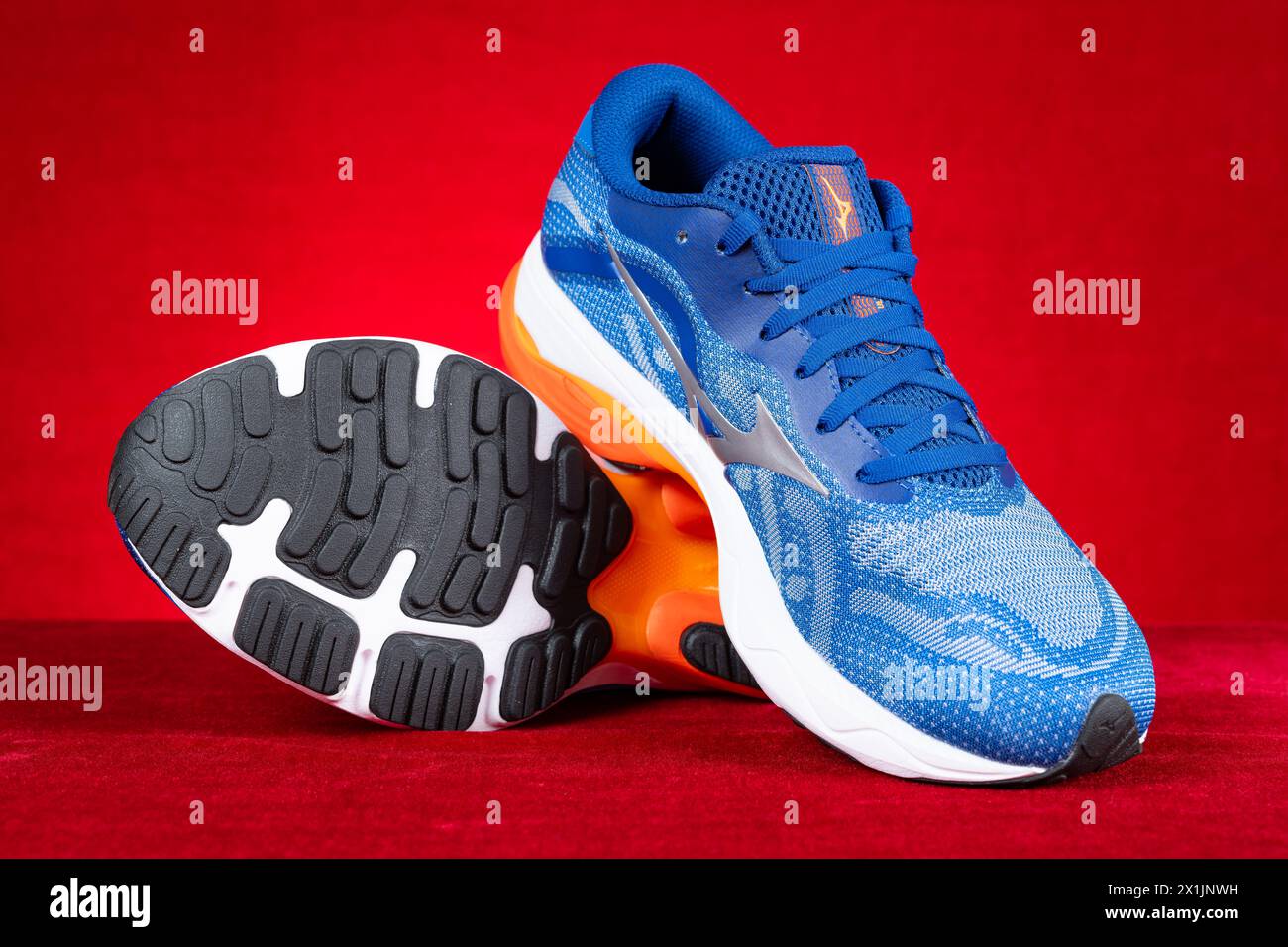 Mizuno hi res stock photography and images Page 4 Alamy