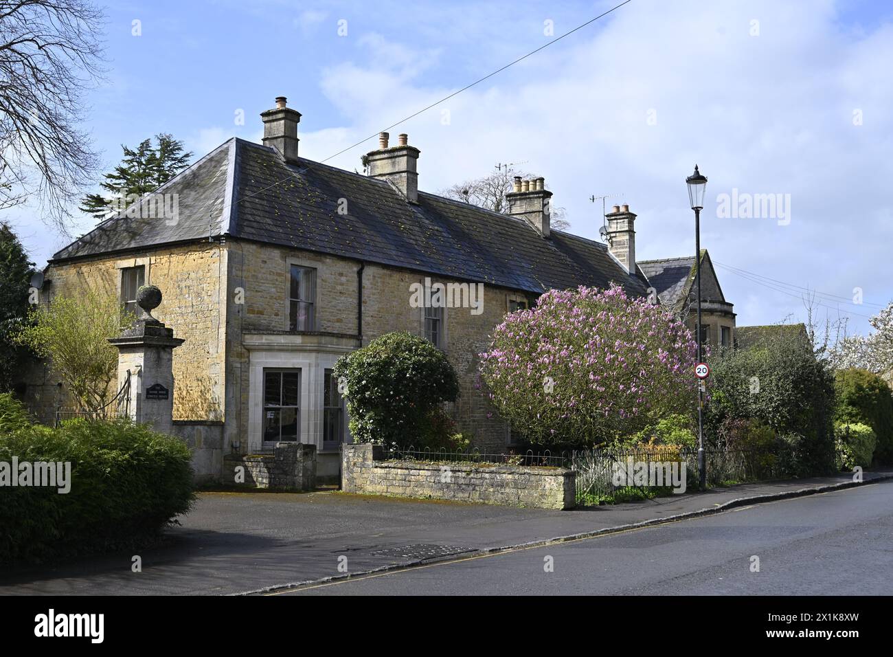A pretty Cotswold Stone Cottage in Bourton on the Water in the ...