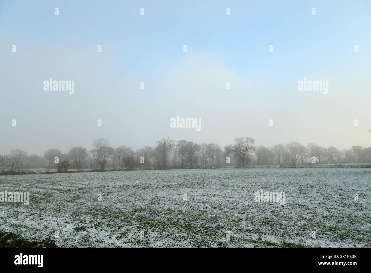 Friesischer Nebel - von strahlenden Sommermorgen bis milchigen Wintertagen - Winternebel 4 Stock Photo