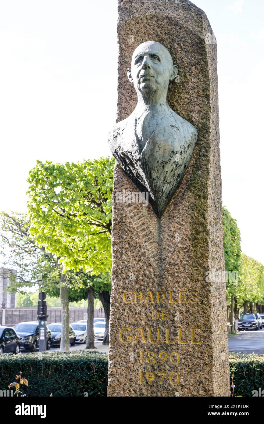 French president charles de gaulle hi-res stock photography and