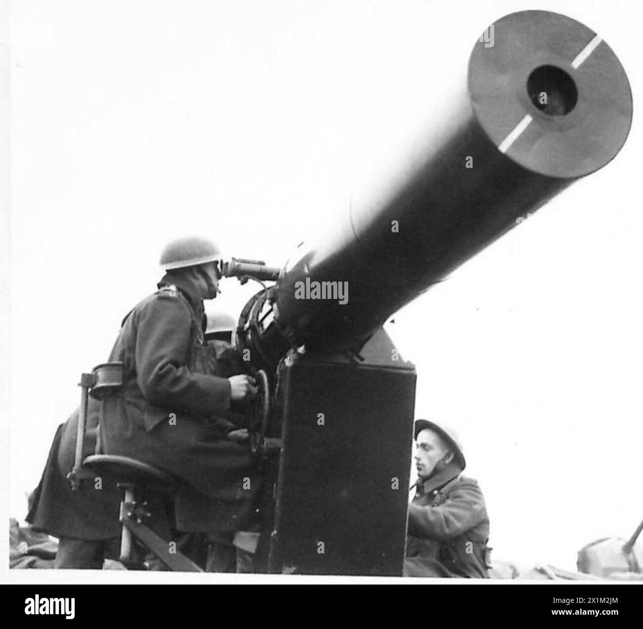 Range finder army hi-res stock photography and images - Alamy