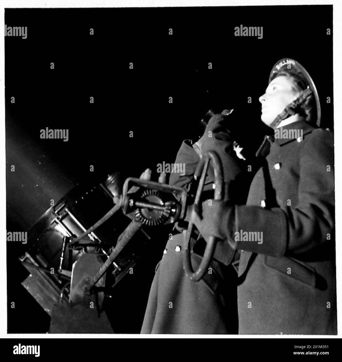 A.T.S. SEARCHLIGHT OFFICERS LIVE AS PRIVATES FOR SIX WEEKS - Manning ...