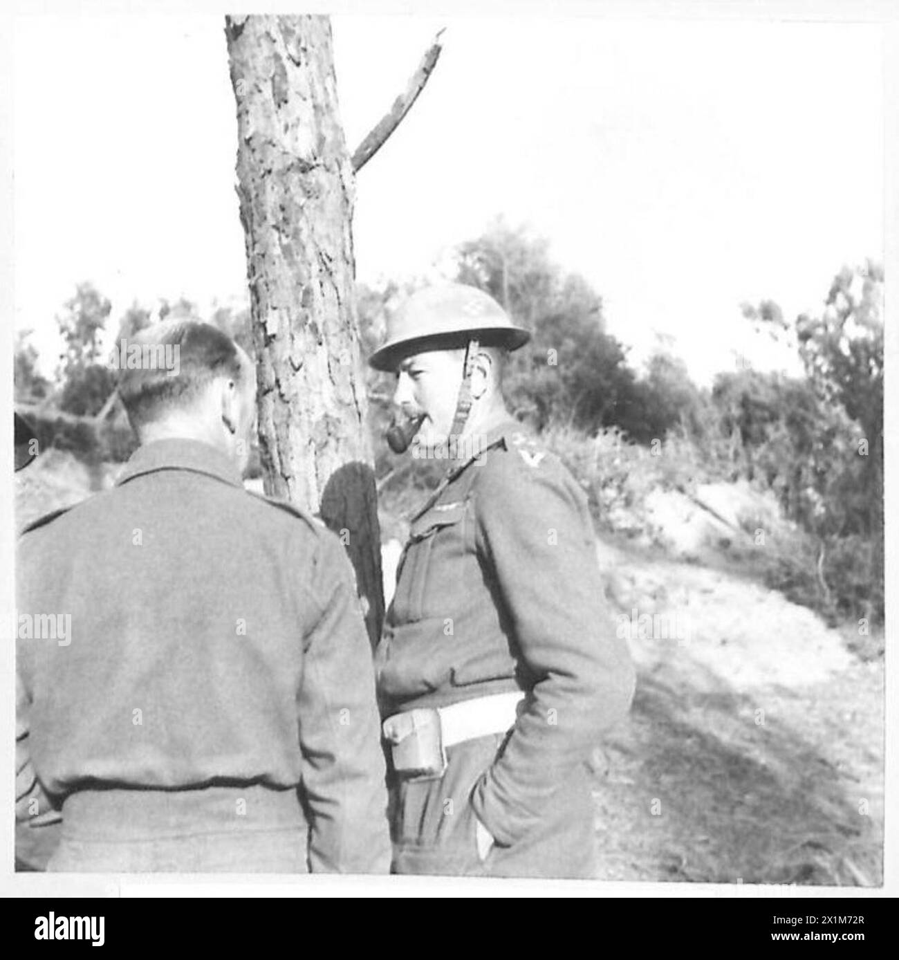 FIFTH ARMY : ANZIO BRIDGEHEADCONFERENCE AT MAIN H.Q. 5 DIVISION - Brigader Campbell, VC.,DSO.,TD, British Army Stock Photo