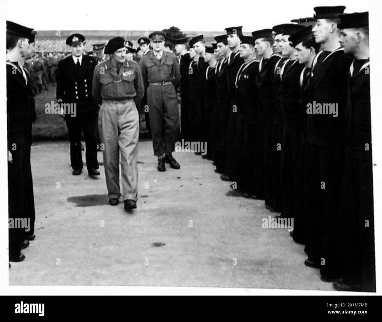 GENERAL MONTGOMERY'S TOUR OF ARMY UNITS - The C-in-C Inspecting Men Of ...