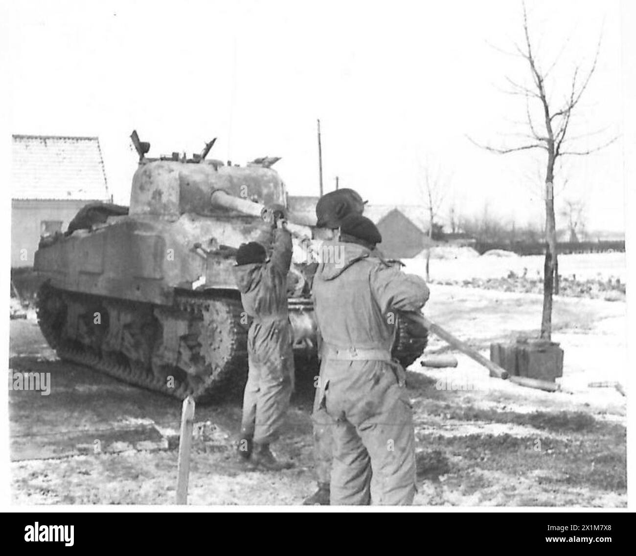 British army tank firing Cut Out Stock Images & Pictures - Alamy