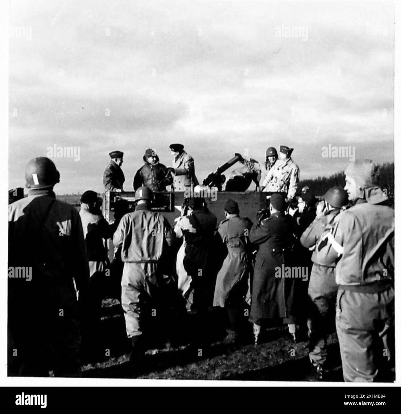 ALLIED COMMANDERS VISIT BRITISH AND AMERICAN TROOPS - The commanders ...