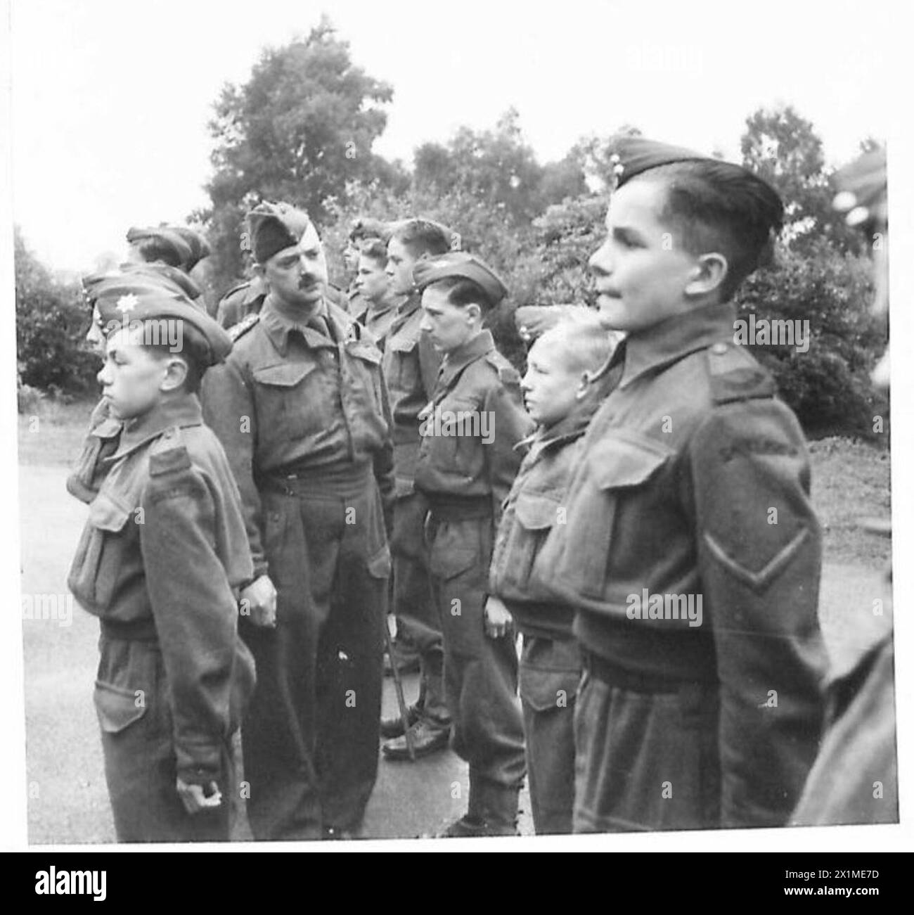 AMERICAN COMMANDOS IN TRAINING - On landing American Commandos come ...