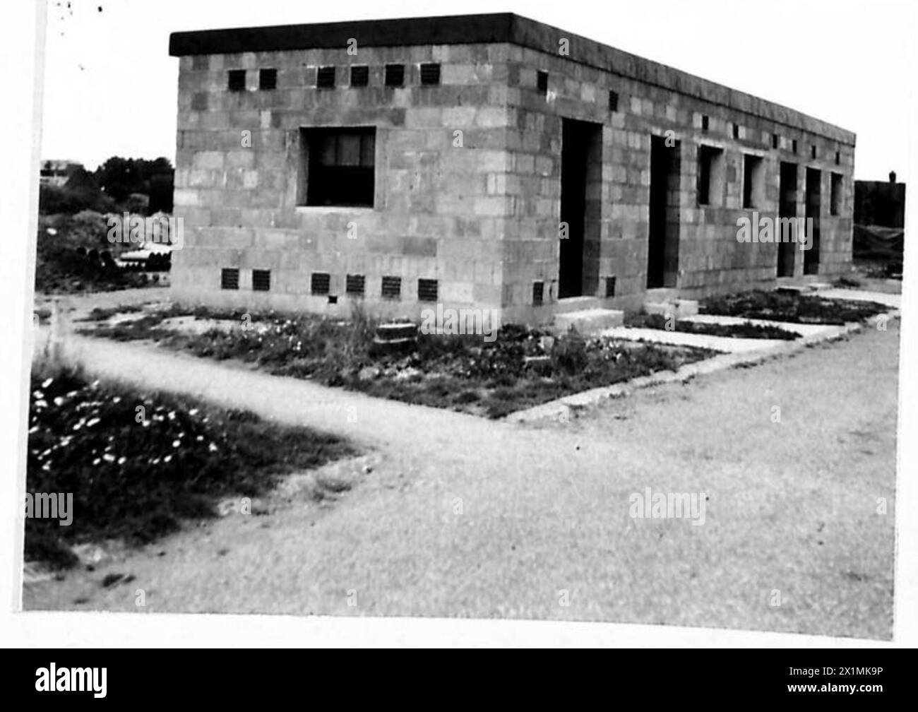 PHOTOGRAPHS 5.25' CONSTRUCTION : PORTSMOUTH & I.O.W. - Completed workshop, British Army Stock Photo