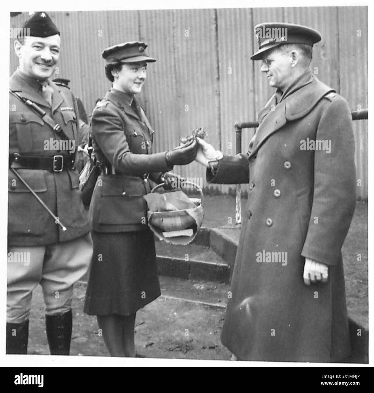 BRIGADIER HANSEN V.C. PRESENTS SHAMROCK TO ROYAL ULSTER RIFLES - ATS ...