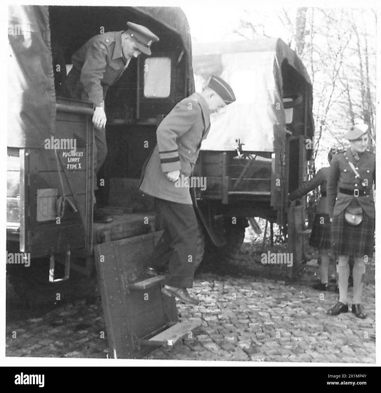 ALLIED COMMANDERS VISIT BRITISH AND AMERICAN TROOPS General Eisenhower steps down from a