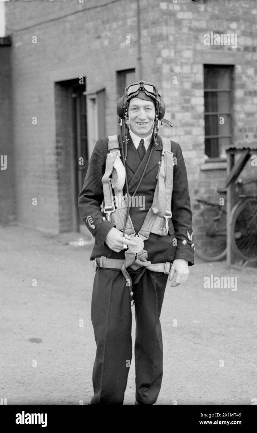 AIR GUNNER CHIEF PETTY OFFICER MONTAGUE. 10 APRIL 1944, ROYAL NAVAL AIR STATION DONIBRISTLE. - Chief Petty Officer J T Montague in flying kit, Stock Photo