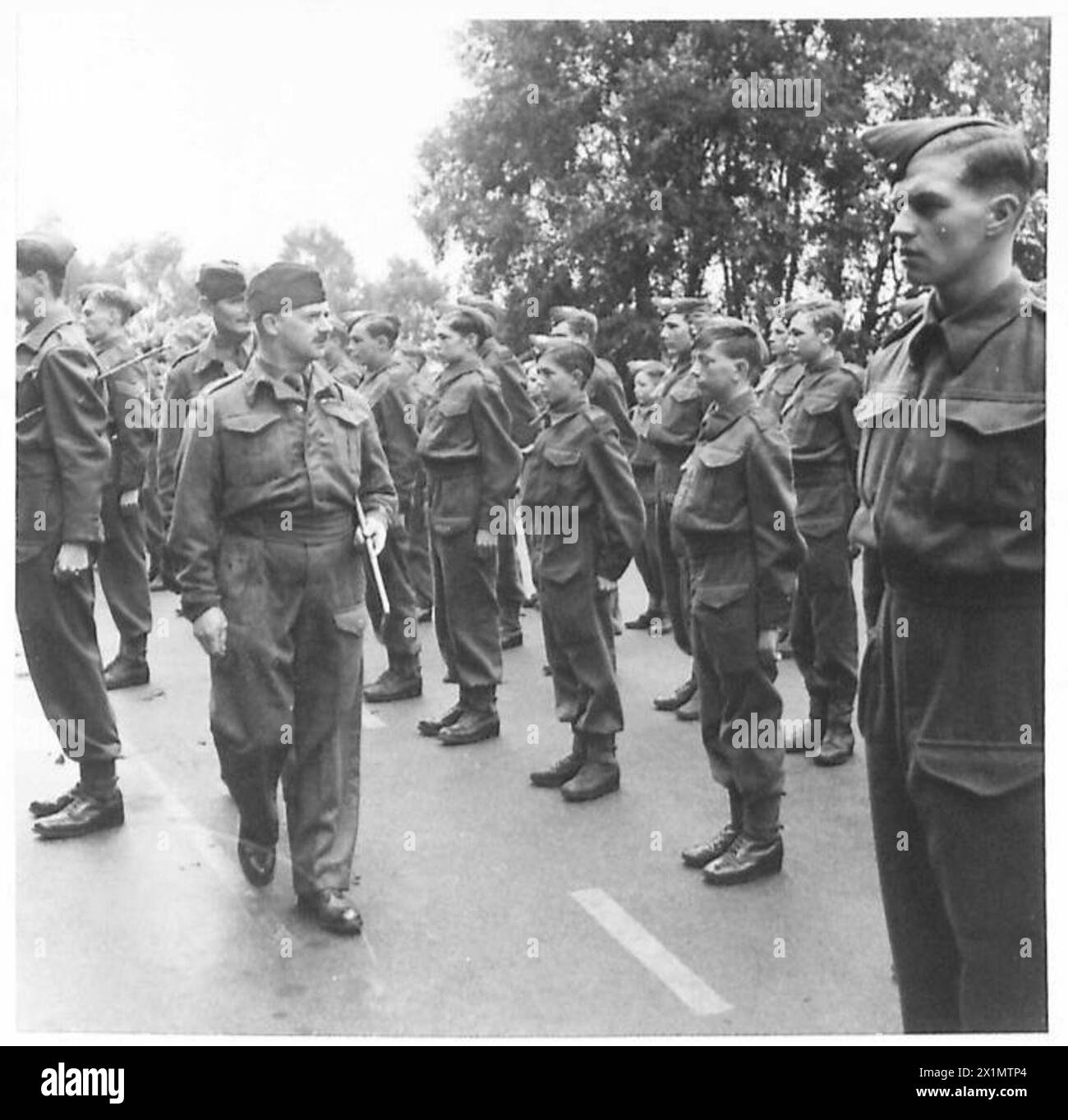 AMERICAN COMMANDOS IN TRAINING - On landing American Commandos come ...