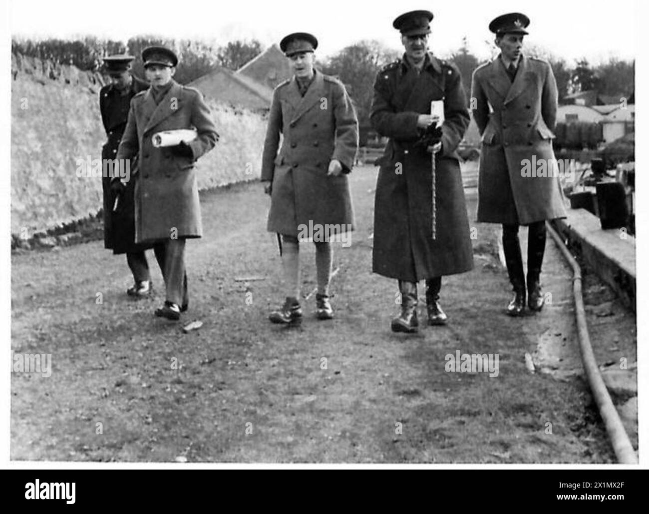 SPECIAL ASSIGNMENT FOR DTN Left to right Major Carline; Major Steer