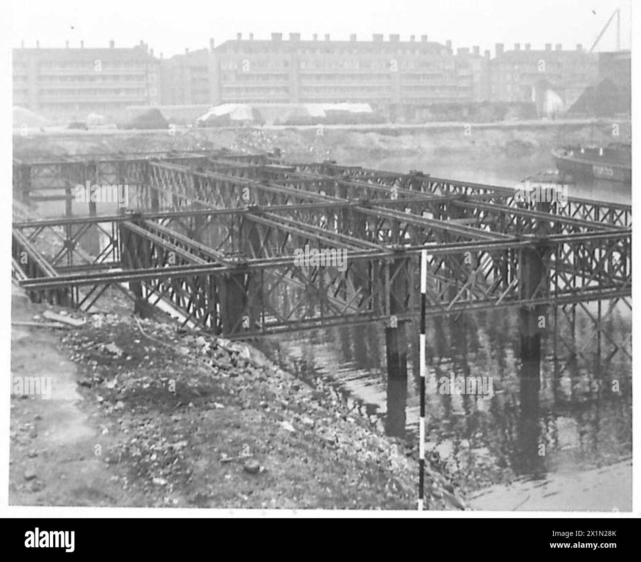 SPECIAL ASSIGNMENT FOR TN.5.E. - Views of Bailey pier with two approach piers as constructed by 963 P.C. & R. Coy., R.E, British Army Stock Photo