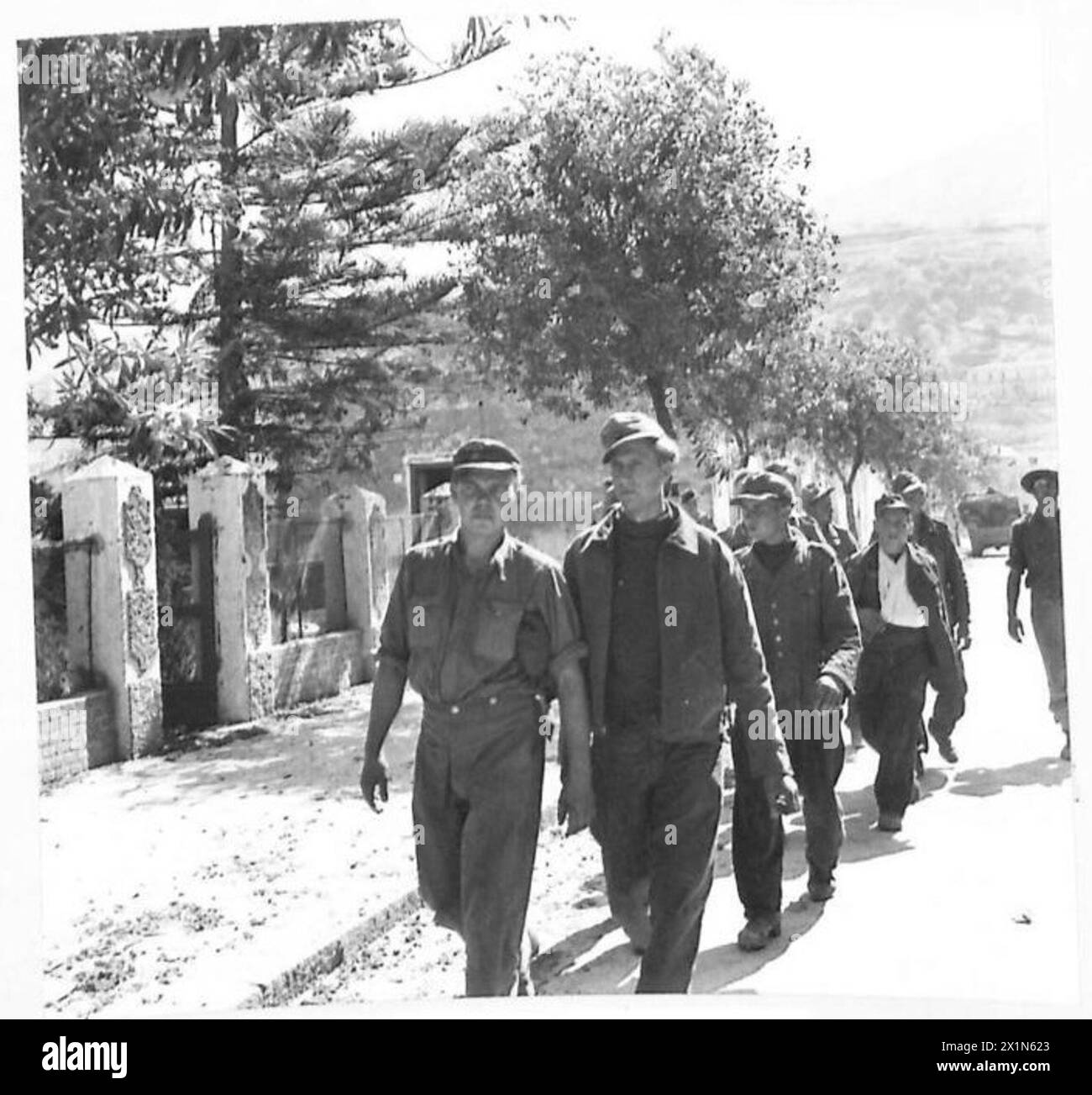 British troops capture German prisoners while attacking enemy rear ...