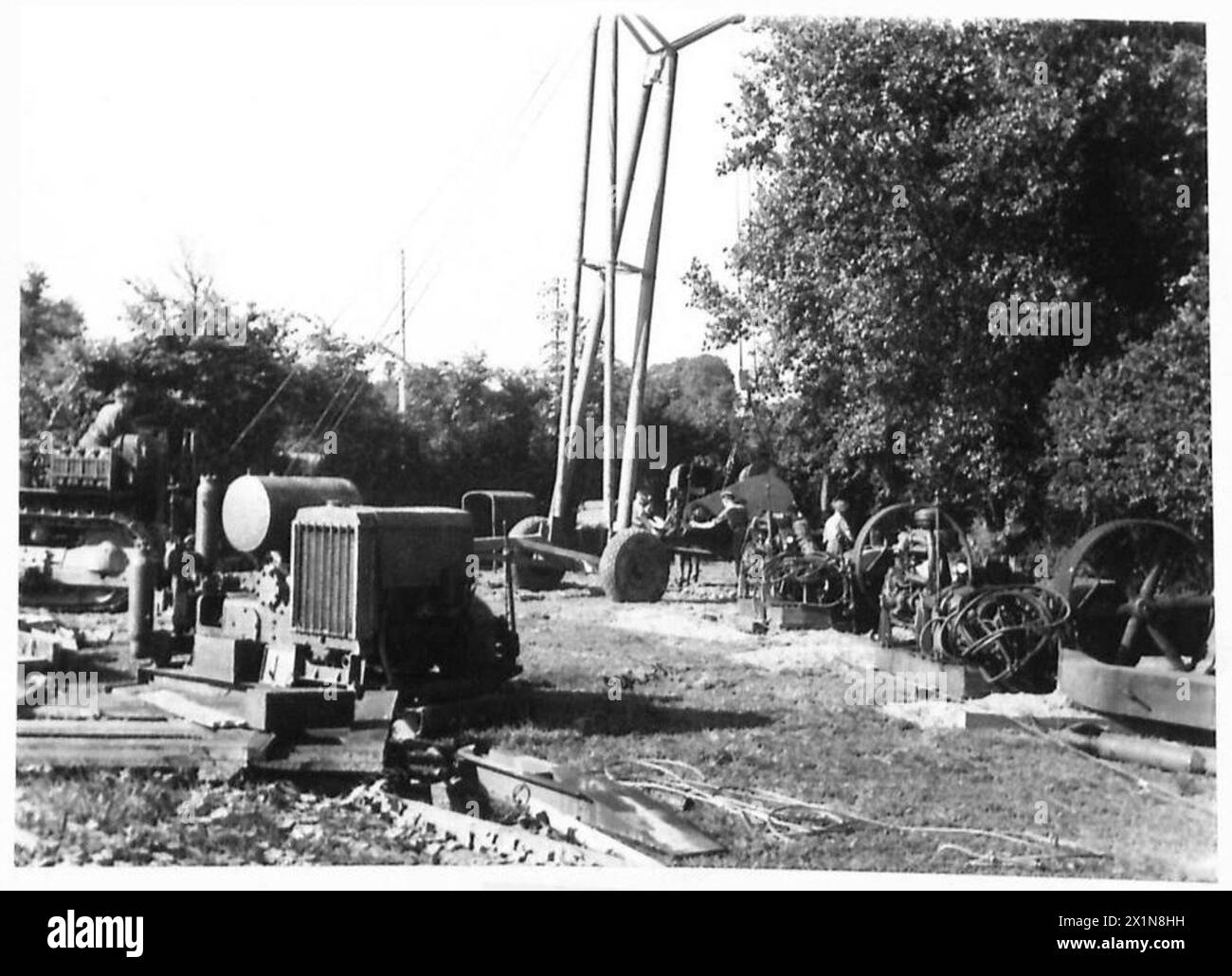 CROSS CHANNEL PIPE LINE - Sappers building the Main Arterial Pumping Station in Cherbourg, British Army, 21st Army Group Stock Photo