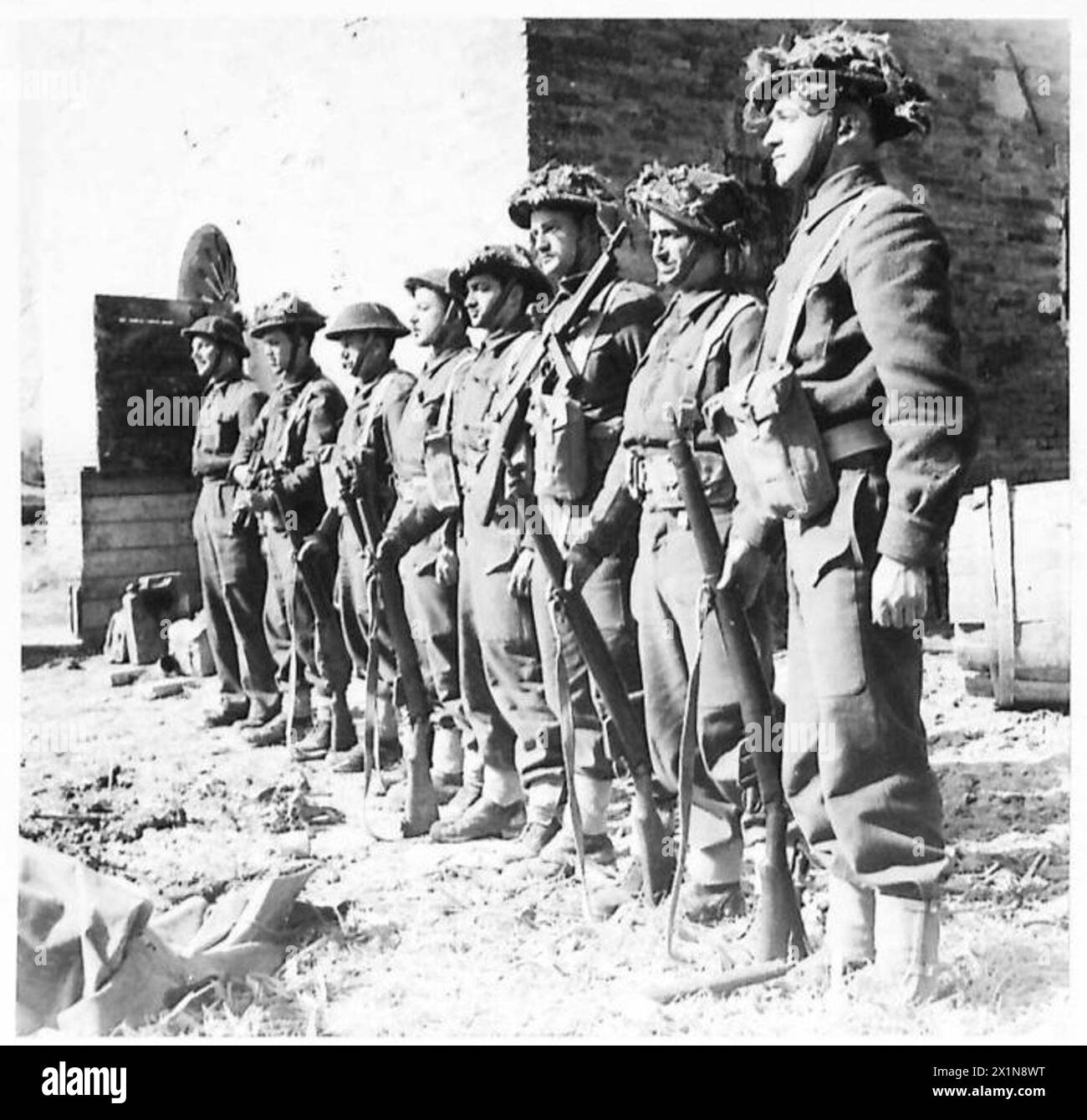 EIGHTH ARMY : PALESTINIANS IN ACTION - An anti-tank gun crew lined up