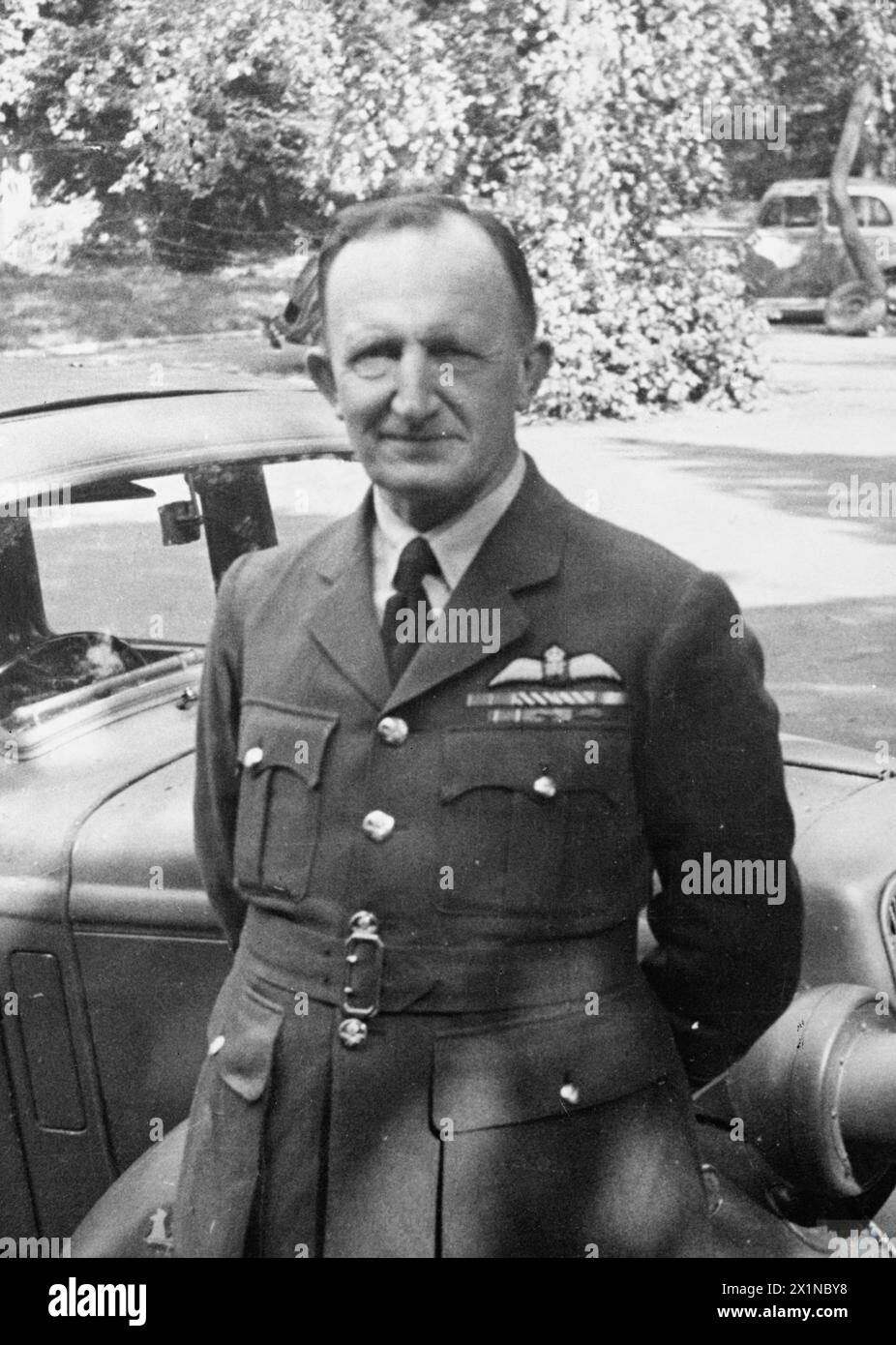 Wing Commander H. de V. Leigh developed the 24-inch, 22 million candela ...