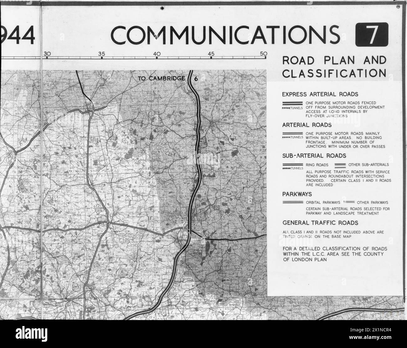 POST WAR PLANNING AND RECONSTRUCTION IN BRITAIN: PROFESSOR ABERCROMBIE'S GREATER LONDON PLAN 1944 - Section of map showing projected road plan and classification, Stock Photo