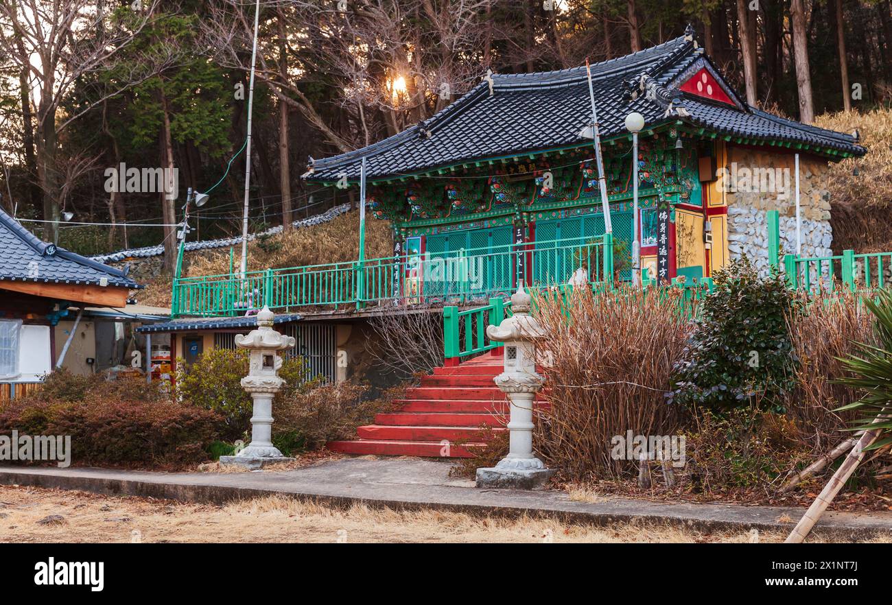 Busan korea temple hi-res stock photography and images - Alamy