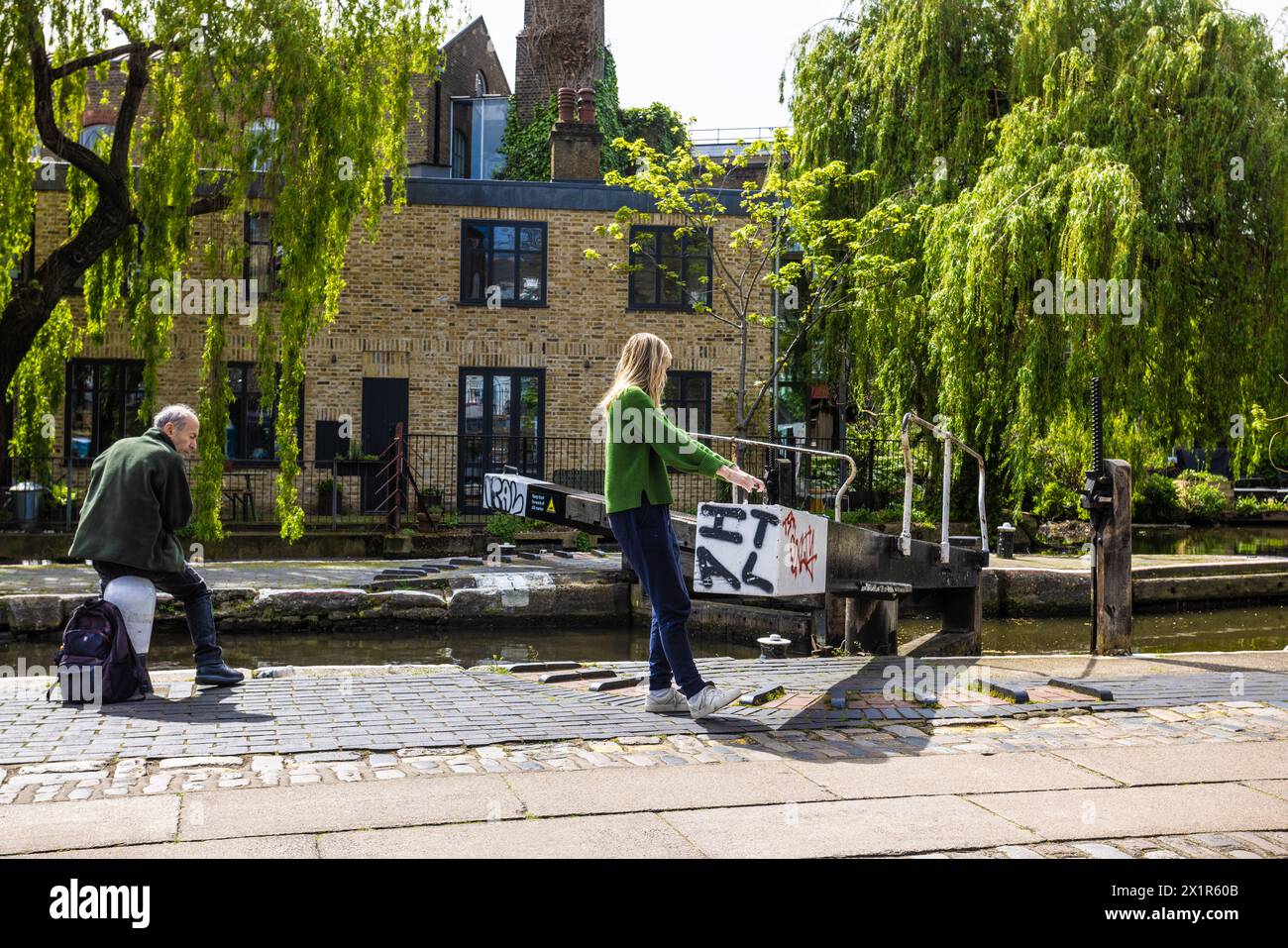 London City Road Lock on the Regent's Canal Stock Photo - Alamy