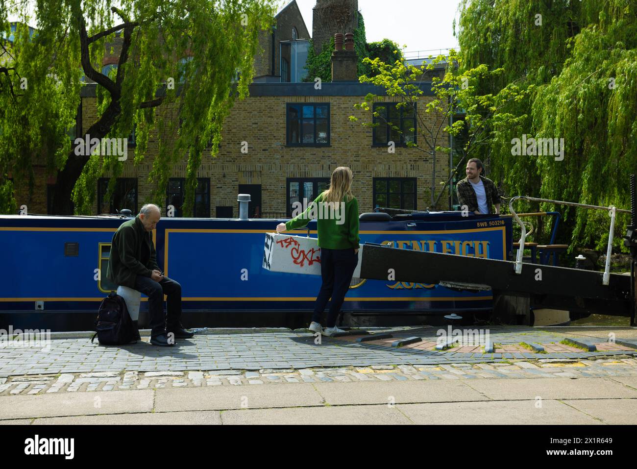 London City Road Lock on the Regent's Canal Stock Photo - Alamy